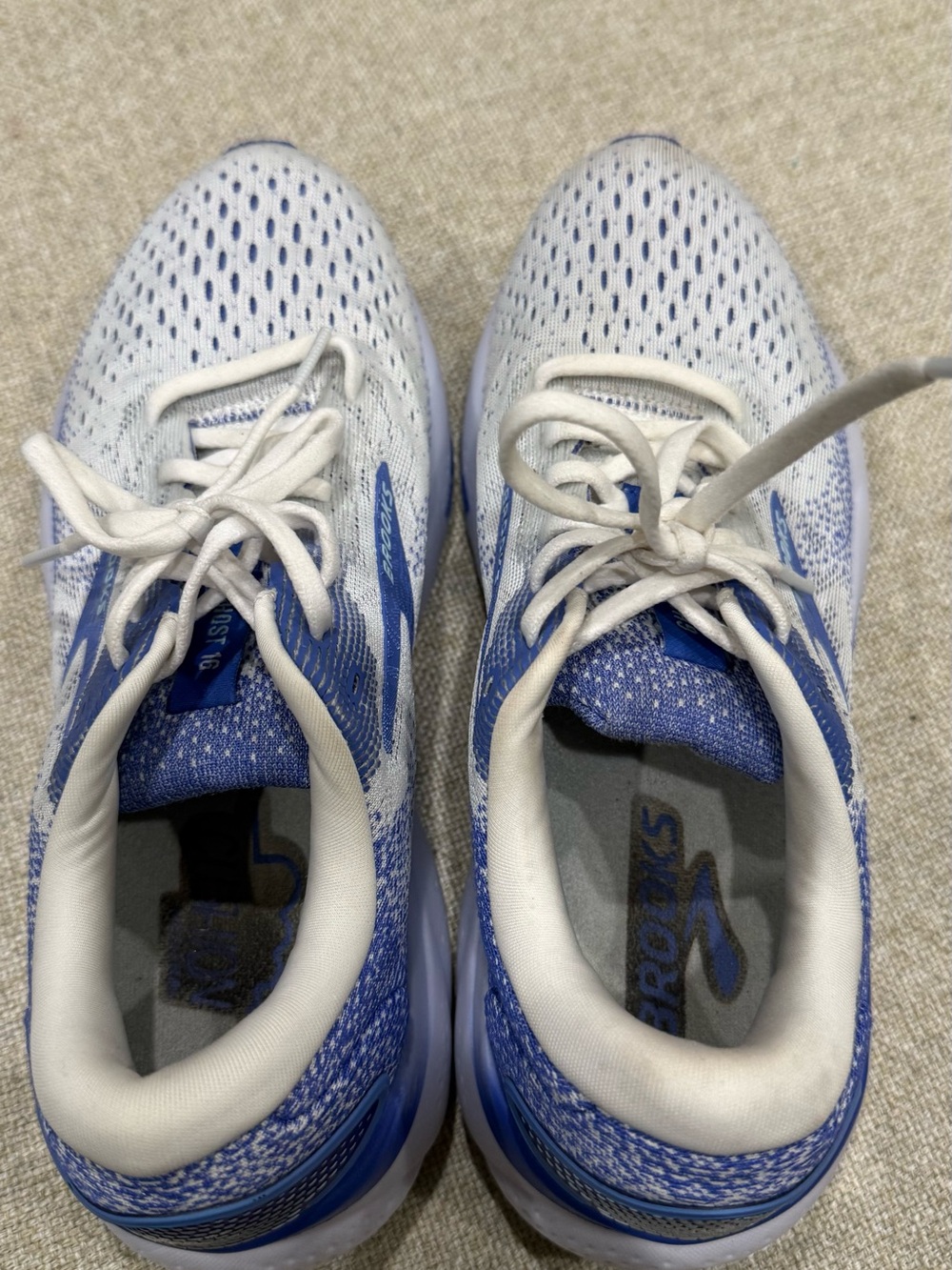 Brooks Women's Running Sneakers in White and Blue Gradient size 9 - Picture 6 of 7